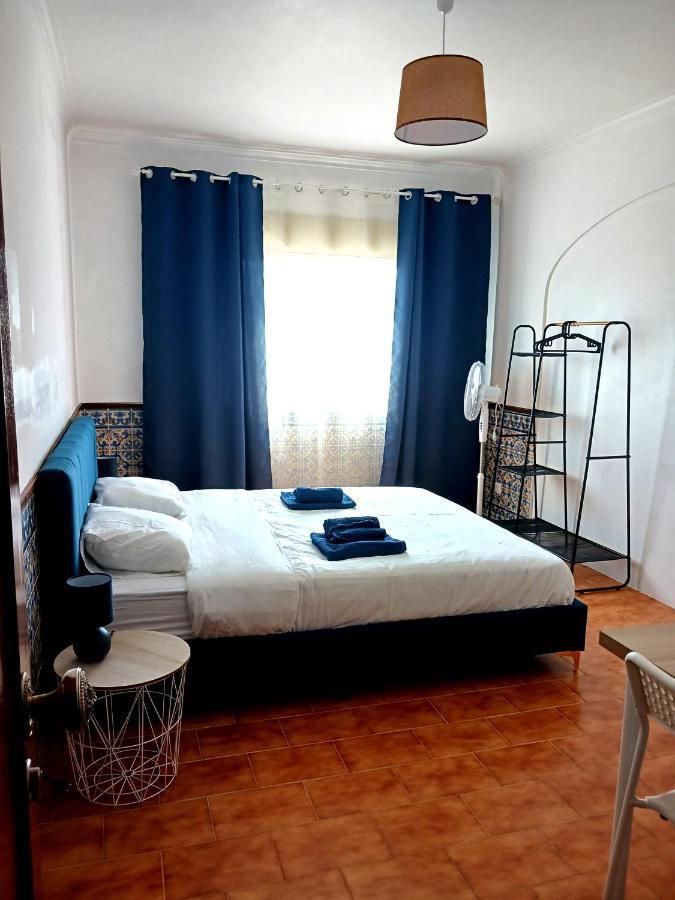 Rooms 10 Mins Walk From Train Station! Agualva-Cacem Exteriör bild