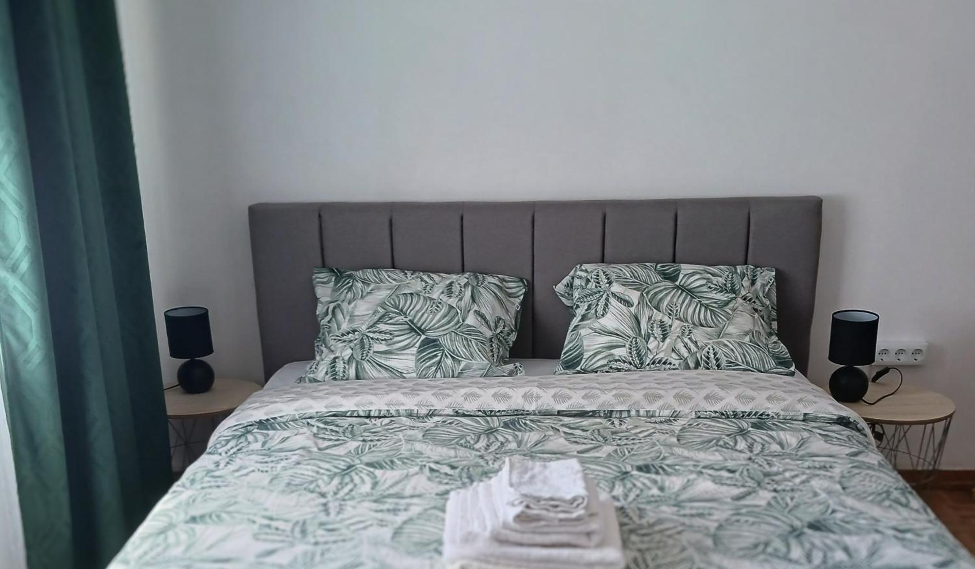 Rooms 10 Mins Walk From Train Station! Agualva-Cacem Exteriör bild