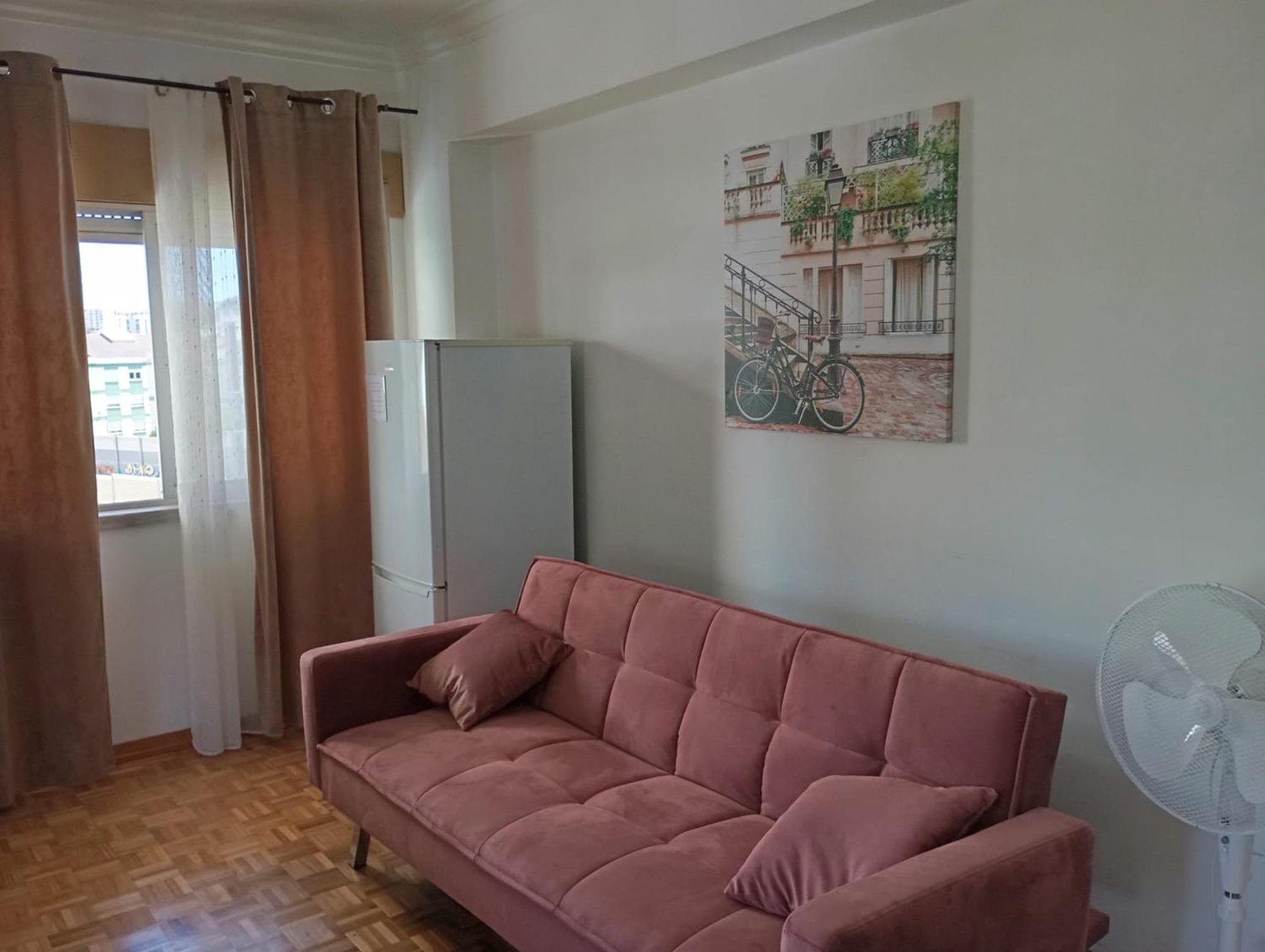 Rooms 10 Mins Walk From Train Station! Agualva-Cacem Exteriör bild